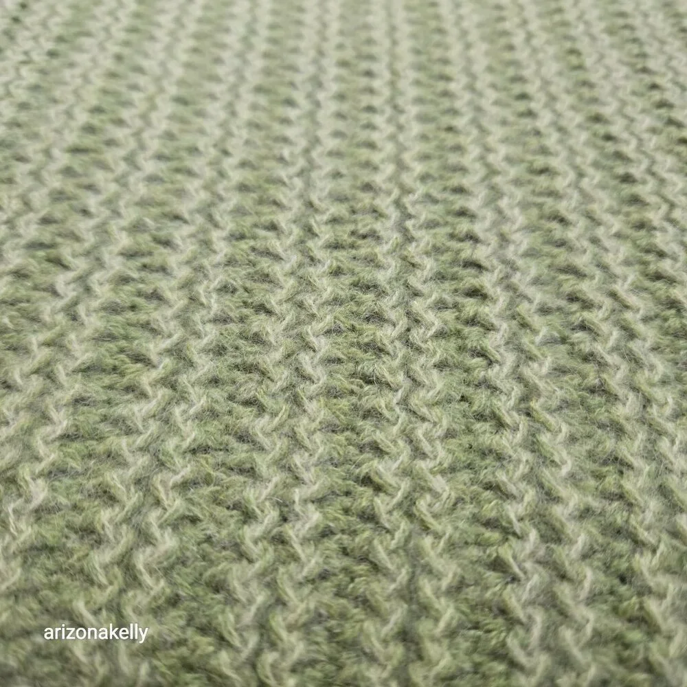 Castlerig Cashmere Green Knit Scarf *TINY REPAIRED HOLE*